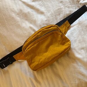 BAGGU Mustard Fanny pack